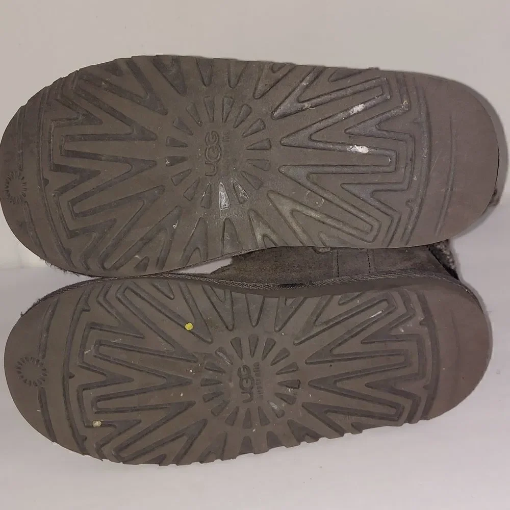 UGG Saela Rib-Knit Suede Boots Sz 2